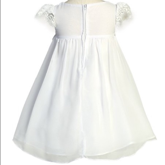 💫HP💫Chiffon Lace Accent Angel Sleeve Dress - Picture 2 of 6